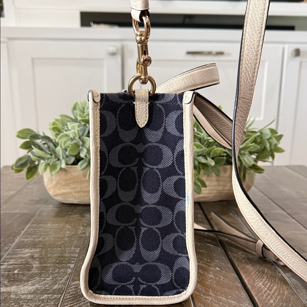 Coach Dempsey 22 Denim Signature Tote + Rare Starfish & Silver Charms - Picture 6 of 16